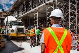 supervisor overseeing safety on construction site